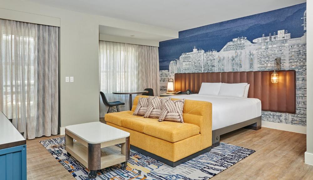 King Room with Accessible Tub - Disability Access interior